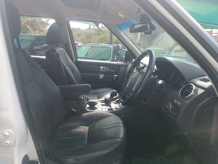 2012-Land-Rover-Discovery-4-50-V8-SE_19