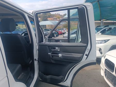 2012-Land-Rover-Discovery-4-50-V8-SE_20
