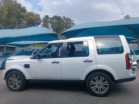 2012-Land-Rover-Discovery-4-50-V8-SE_7