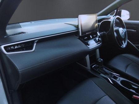 2025-Toyota-Corolla-Cross-18-XS_14