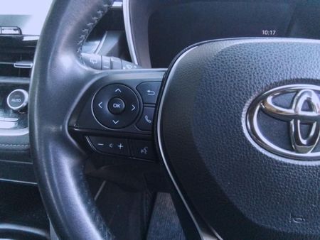 2025-Toyota-Corolla-Cross-18-XS_15