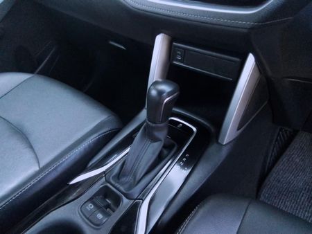2025-Toyota-Corolla-Cross-18-XS_18