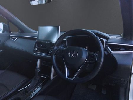 2025-Toyota-Corolla-Cross-18-XS_8