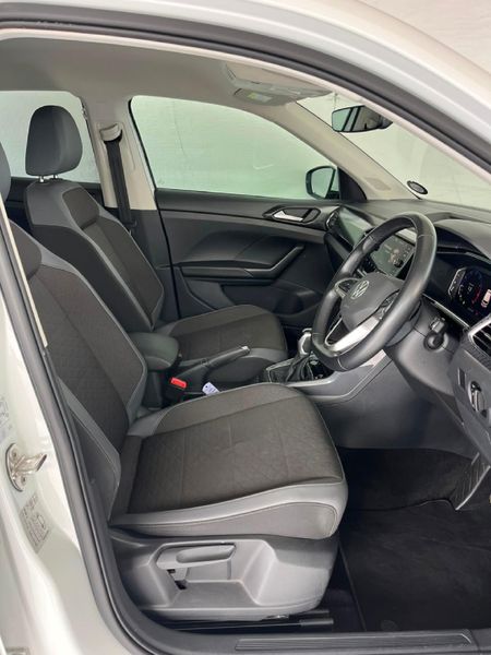 2022-Volkswagen-T-Cross-15-TSI-R-Line-Auto_14