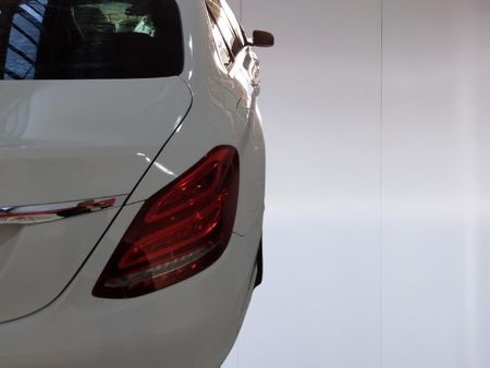 2017-Mercedes-Benz-C-Class-C-220-Bluetec-Auto_11