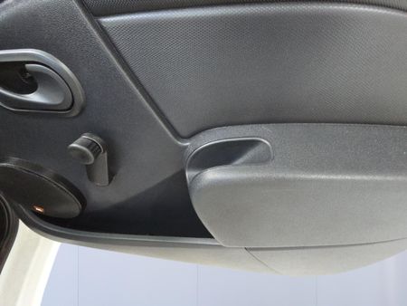 2023-Nissan-NP200-16-AC-Safety-Pack_14