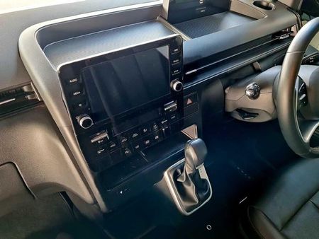 2024-Hyundai-Staria-22d-Executive-Auto-11-Seat_13