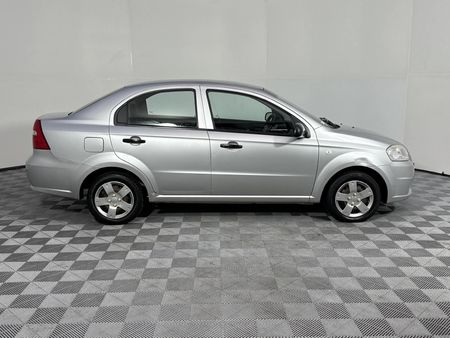 2011-Chevrolet-Aveo-16-L_15