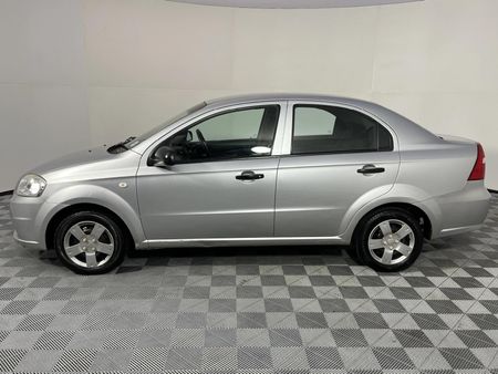 2011-Chevrolet-Aveo-16-L_17