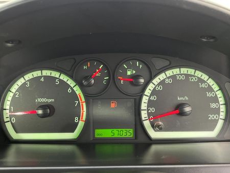 2011-Chevrolet-Aveo-16-L_2