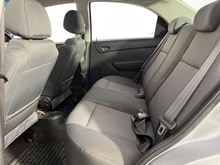 2011-Chevrolet-Aveo-16-L_3
