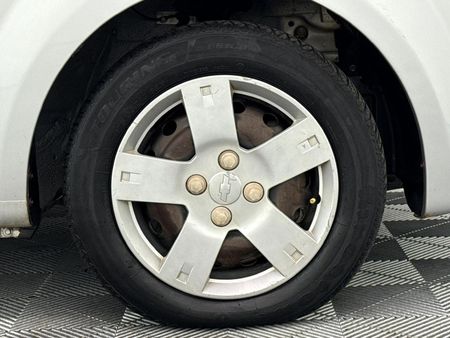 2011-Chevrolet-Aveo-16-L_5