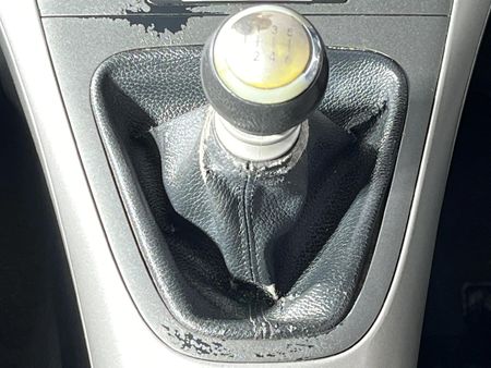 2009-Toyota-Auris-200D-RS_10