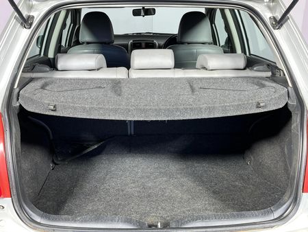 2009-Toyota-Auris-200D-RS_13