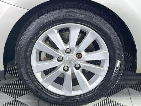 2009-Toyota-Auris-200D-RS_4