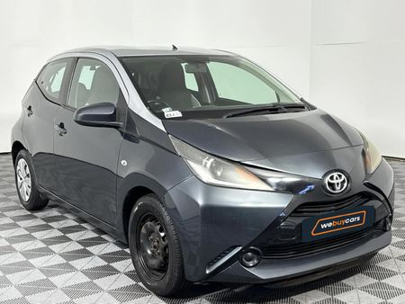 2016-Toyota-Aygo-10-X-Play-5-dr_12