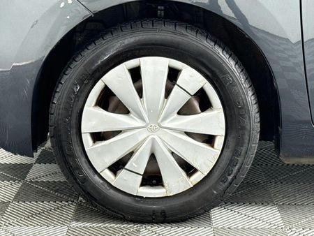 2016-Toyota-Aygo-10-X-Play-5-dr_4