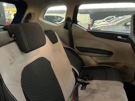 2021-Renault-Triber-10-Intens_10