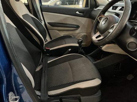 2021-Renault-Triber-10-Intens_12