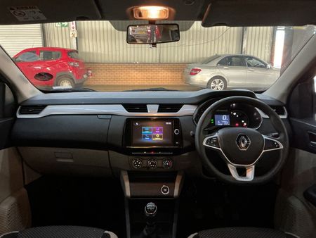 2021-Renault-Triber-10-Intens_14