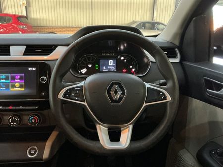 2021-Renault-Triber-10-Intens_15