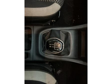 2021-Renault-Triber-10-Intens_19
