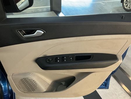 2021-Renault-Triber-10-Intens_21