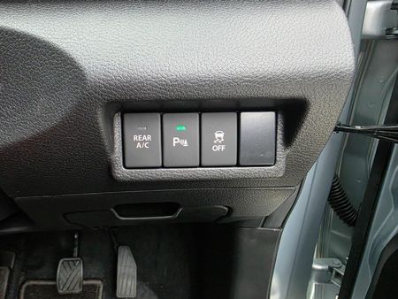 2026-Toyota-Rumion-15-S_17