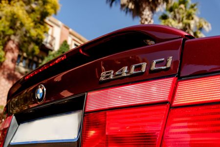 1994-BMW-8-Series-840ci-individual_12