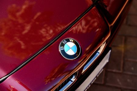 1994-BMW-8-Series-840ci-individual_14