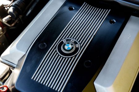 1994-BMW-8-Series-840ci-individual_22