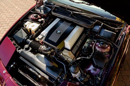 1994-BMW-8-Series-840ci-individual_24