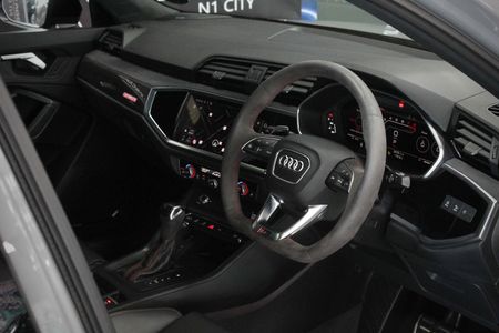 2024-Audi-RSQ3-25-TFSI-Auto_10