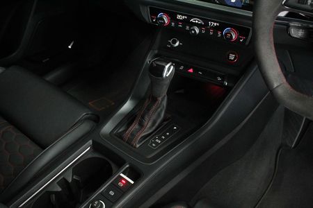 2024-Audi-RSQ3-25-TFSI-Auto_12