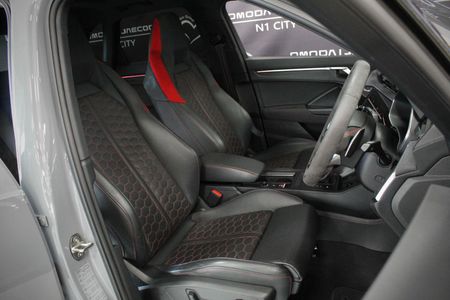 2024-Audi-RSQ3-25-TFSI-Auto_22