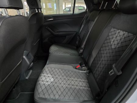2024-Volkswagen-T-Cross-10-TSI-R-Line-Auto_16