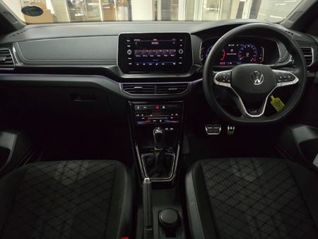 2024-Volkswagen-T-Cross-10-TSI-R-Line-Auto_17