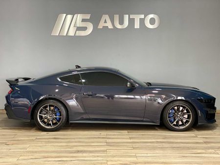 2025-Ford-Mustang-Dark-Horse-Fastback_3