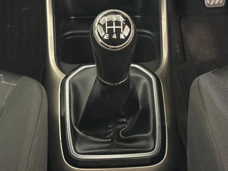 2018-Suzuki-Ignis-12-GLX_7