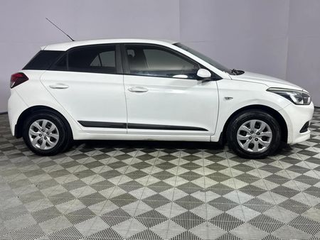 2018-Hyundai-i20-12-Motion_16
