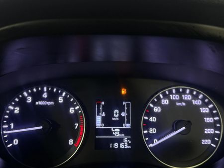 2018-Hyundai-i20-12-Motion_2