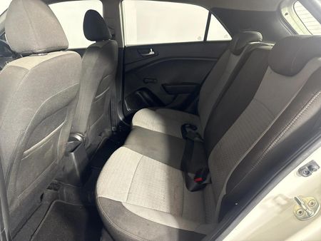 2018-Hyundai-i20-12-Motion_3