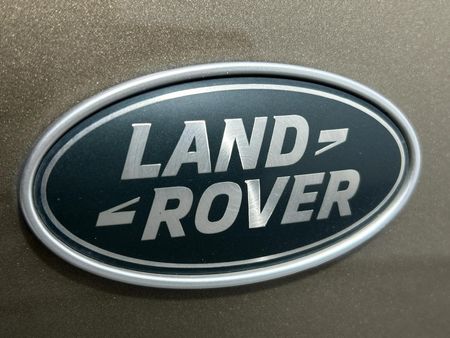 2021-Land-Rover-Defender-110-D240-HSE-X-Dynamic-177kw_11