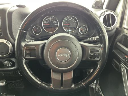 2012-Jeep-Wrangler-36-V6-Sahara-2-dr-Auto_11