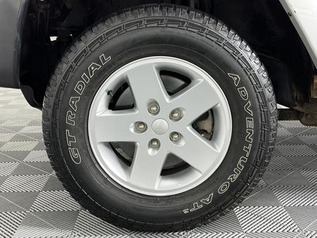 2012-Jeep-Wrangler-36-V6-Sahara-2-dr-Auto_3