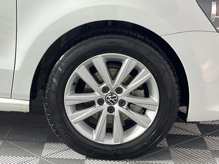 2024-Volkswagen-Polo-Vivo-16-Comfortline-Auto-5-dr_5