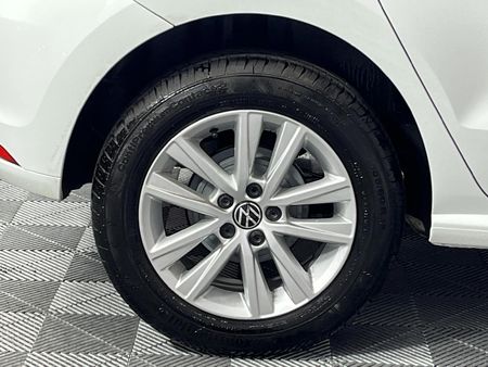 2024-Volkswagen-Polo-Vivo-16-Comfortline-Auto-5-dr_7