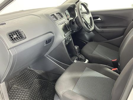 2024-Volkswagen-Polo-Vivo-16-Comfortline-Auto-5-dr_8