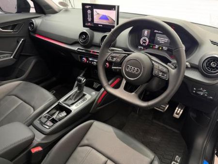 2026-Audi-Q2-35TFSI-Black-Edition_6