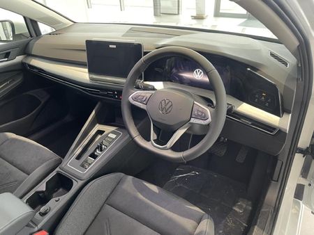 2026-Volkswagen-Golf-14-TSI-Life-Auto-110kw_2